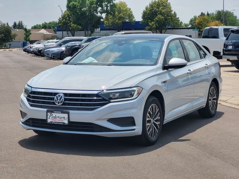 Used 2019 Volkswagen Jetta SEL FWD image 4