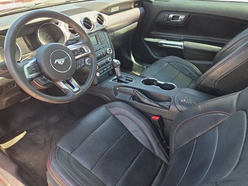 Used 2015 Ford Mustang Coupe RWD image 9