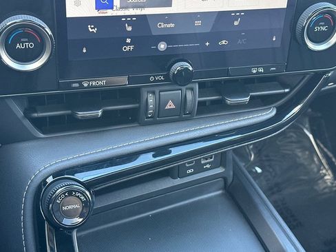 Certified 2025 Lexus NX 250 FWD image 20