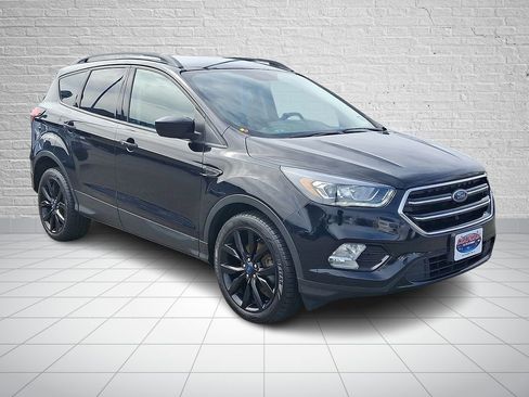 Used 2019 Ford Escape SE image 4