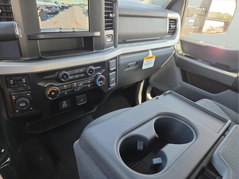New 2026 Ford F250 XLT w/ FX4 Off-Road Package AWD/4WD image 24