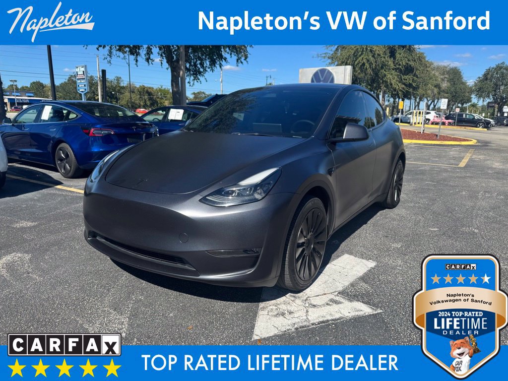 Used 2024 Tesla Model Y Long Range AWD/4WD image 1