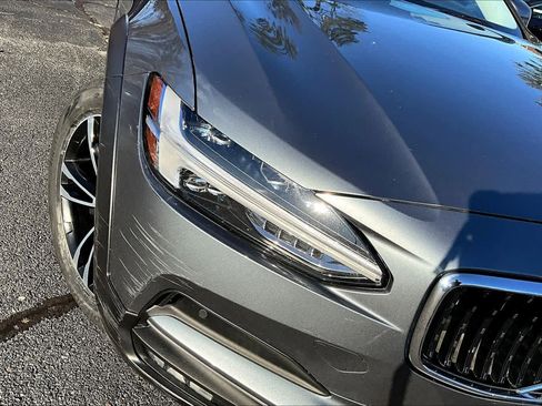 Used 2019 Volvo V90 T5 Cross Country w/ Protection Package Premier image 26