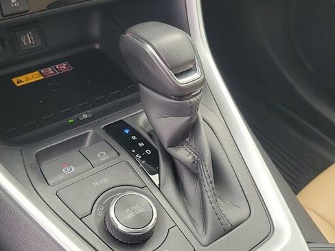 Used 2023 Toyota RAV4 XLE Premium image 25