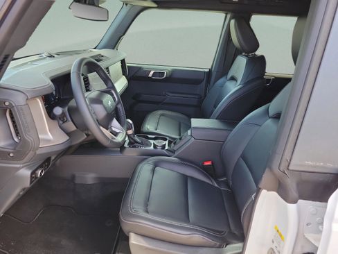 New 2025 Ford Bronco Outer Banks image 9