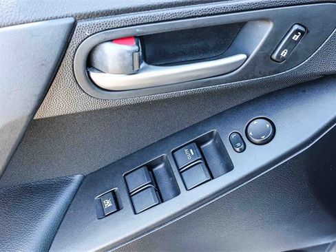 Used 2013 MAZDA MAZDA3 i Sport image 23