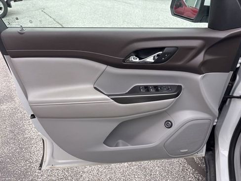 Certified 2021 GMC Acadia SLT w/ LPO, Floor Liner Package image 29