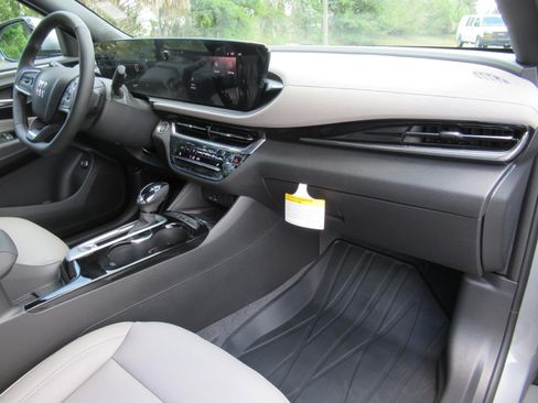 New 2026 Buick Envista Preferred FWD image 11