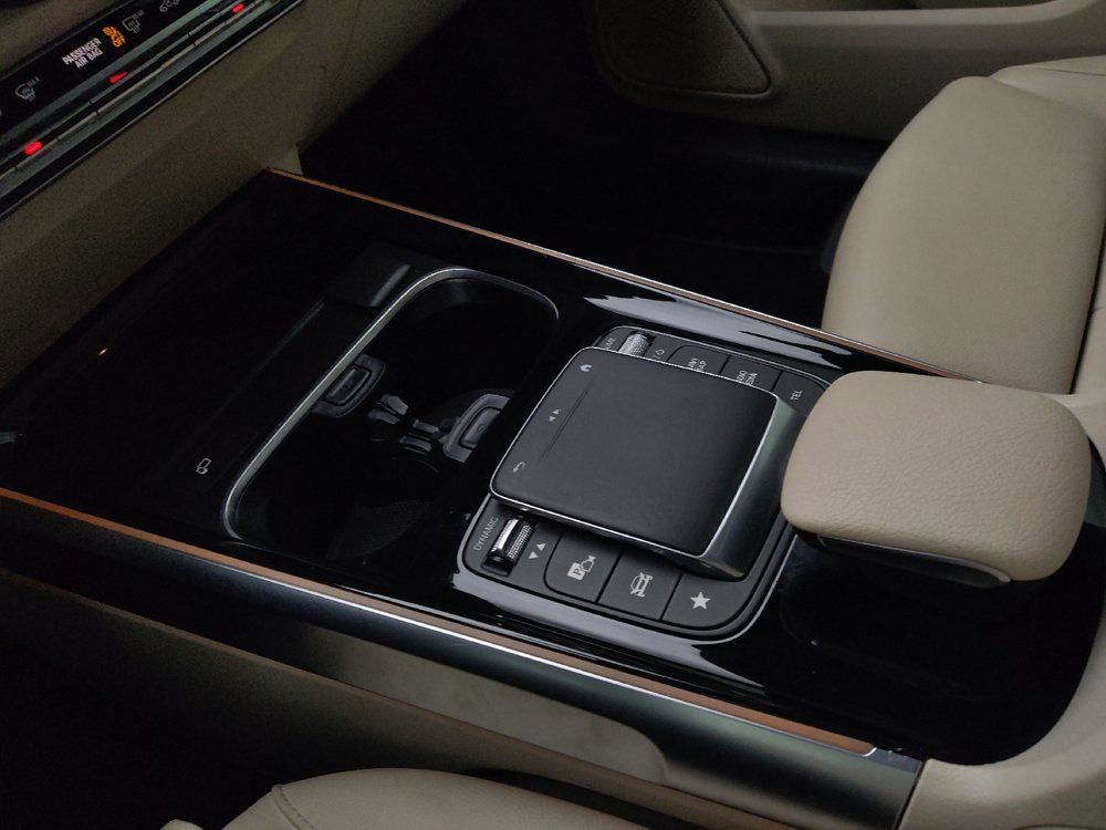 Used 2021 Mercedes-Benz GLB 250 w/ Premium Package image 26