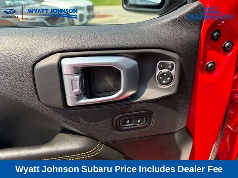 Used 2025 Jeep Wrangler Unlimited Sahara AWD/4WD image 20