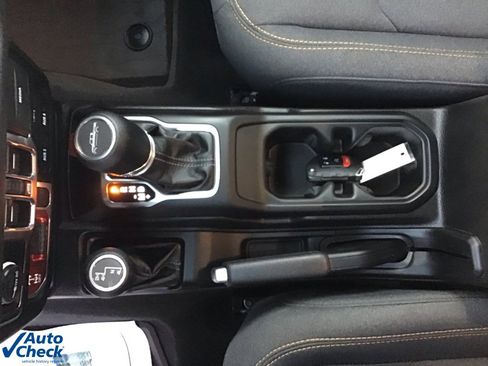 Used 2024 Jeep Gladiator Sport image 37