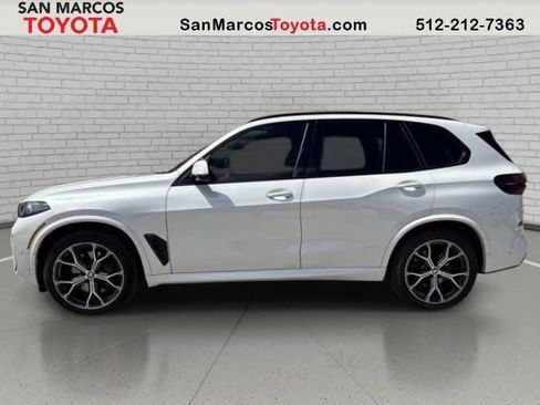 Used 2025 BMW X5 sDrive40i w/ M Sport Package RWD image 2