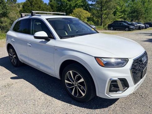 Used 2023 Audi Q5 2.0T Premium w/ Convenience Package AWD/4WD image 3
