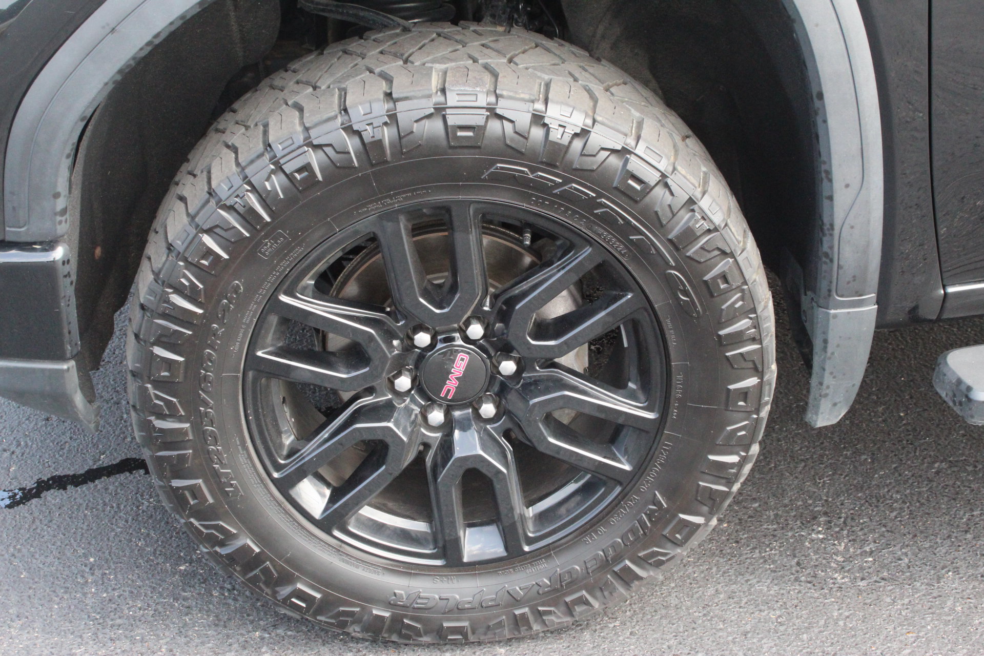 Used 2022 GMC Sierra 1500 Elevation w/ LPO, Elevation Black Package AWD/4WD image 12