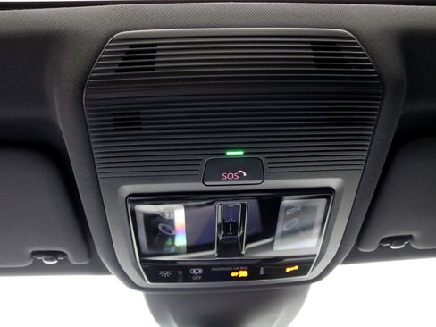 Used 2024 Volkswagen Golf R image 24