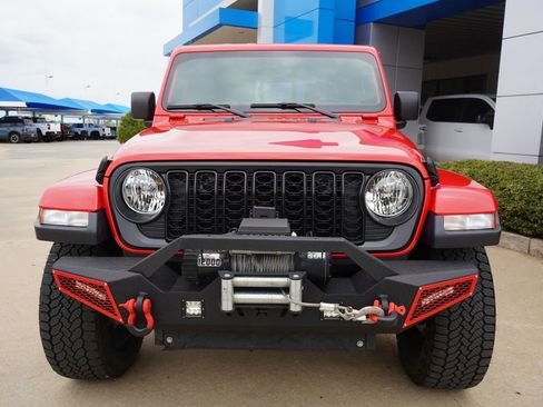 Used 2025 Jeep Gladiator Sport AWD/4WD image 3