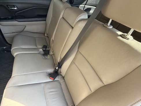Used 2017 Honda Pilot Touring image 30