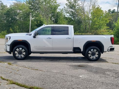 Used 2024 GMC Sierra 2500 Denali w/ Denali Reserve Package AWD/4WD image 8