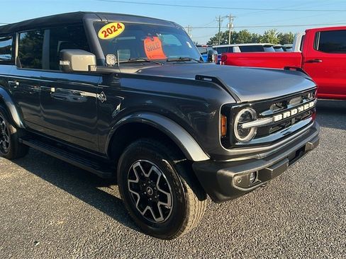 Used 2024 Ford Bronco Outer Banks image 3