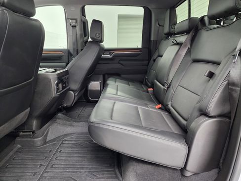 Used 2024 GMC Sierra 2500 Denali w/ Denali Reserve Package image 9