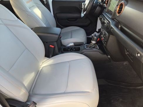 Used 2020 Jeep Gladiator Mojave image 16