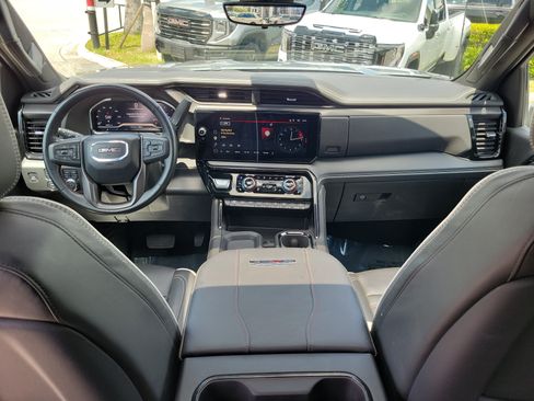 Used 2025 GMC Sierra 2500 AT4X AWD/4WD image 17