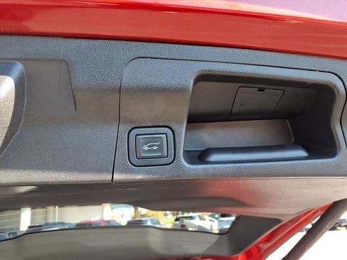 Used 2023 GMC Acadia SLE w/ Driver Convenience Package image 22