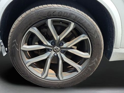 Used 2018 Volvo XC90 T6 Momentum w/ Convenience Package AWD/4WD image 32
