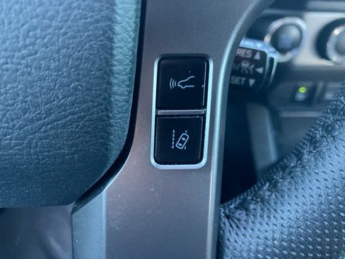 Certified 2020 Toyota Tacoma Limited image 19