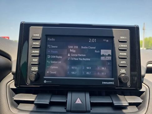 Used 2020 Toyota RAV4 XLE FWD image 28