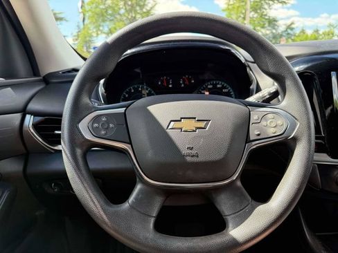 Used 2021 Chevrolet Traverse LS FWD image 19