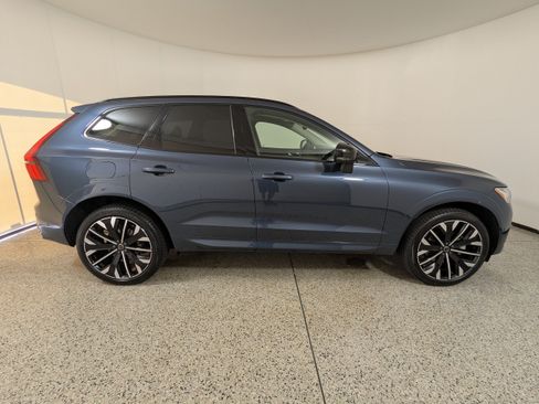 Used 2026 Volvo XC60 B5 Ultra AWD/4WD image 8