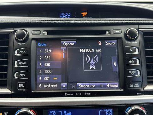 Used 2018 Toyota Highlander Limited image 25