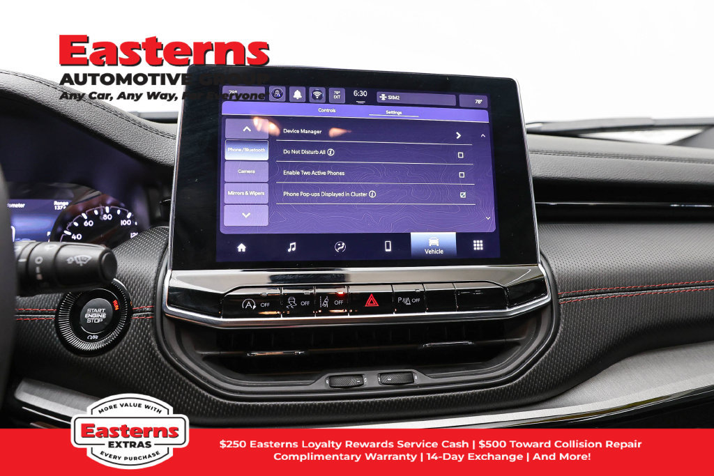 Used 2025 Jeep Compass Trailhawk AWD/4WD image 12