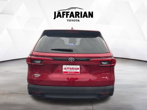 Certified 2024 Toyota Grand Highlander XLE image 8