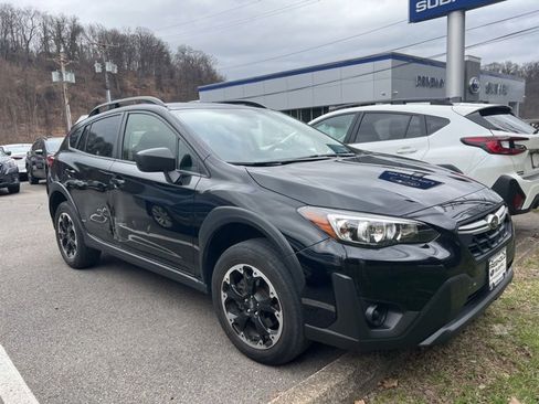 Used 2023 Subaru Crosstrek 2.0i image 3