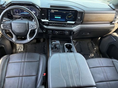 Used 2025 Chevrolet Silverado 1500 High Country w/ High Country Premium Package AWD/4WD image 14