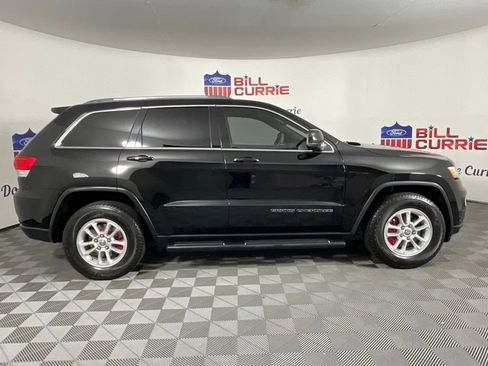 Used 2018 Jeep Grand Cherokee Laredo RWD image 2