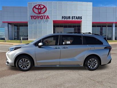 New 2025 Toyota Sienna XLE