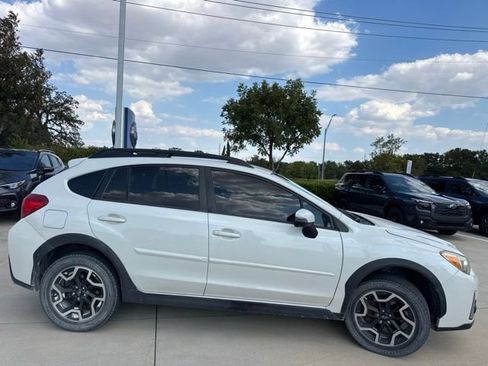 Used 2017 Subaru Crosstrek 2.0i Limited AWD/4WD image 2