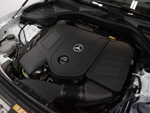 Used 2026 Mercedes-Benz GLC 300 4MATIC image 10