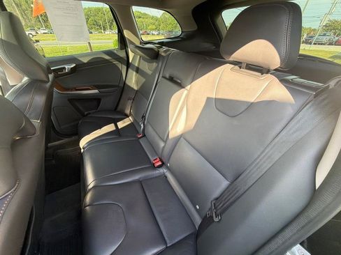 Used 2017 Volvo XC60 T5 Inscription w/ Preferred Option Package FWD image 29