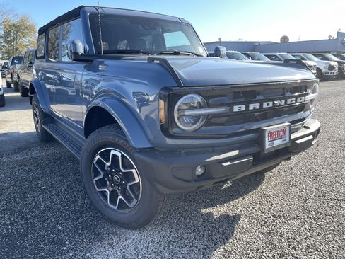 New 2025 Ford Bronco Outer Banks image 2