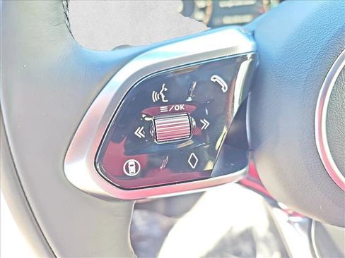 Used 2025 Jaguar F-PACE R-Dynamic S image 17