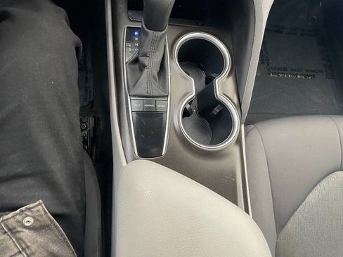 Used 2022 Toyota Camry LE image 34