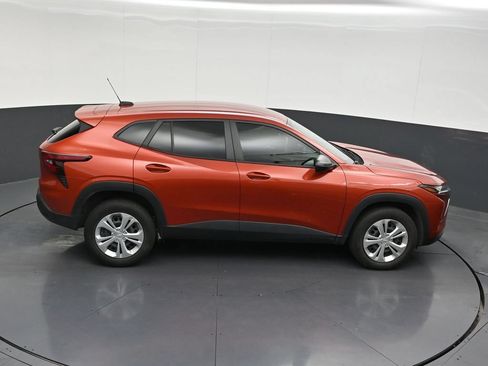 Used 2024 Chevrolet Trax LS FWD image 20