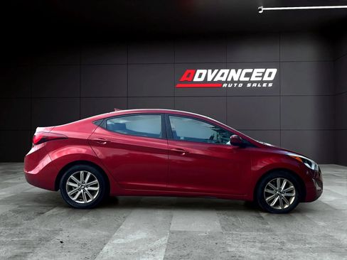 Used 2016 Hyundai Elantra SE w/ Option Group 02 FWD image 9