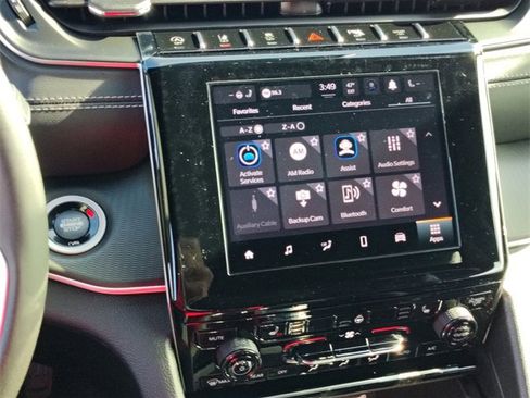 New 2025 Jeep Grand Cherokee Altitude image 23