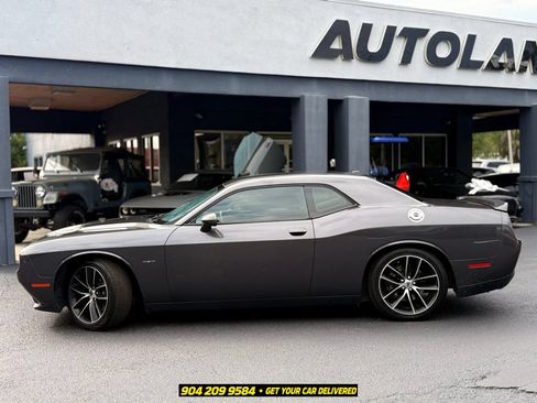 Used 2018 Dodge Challenger R/T w/ Performance Handling Group RWD image 4