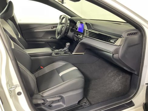 Used 2025 Toyota Camry SE FWD image 24